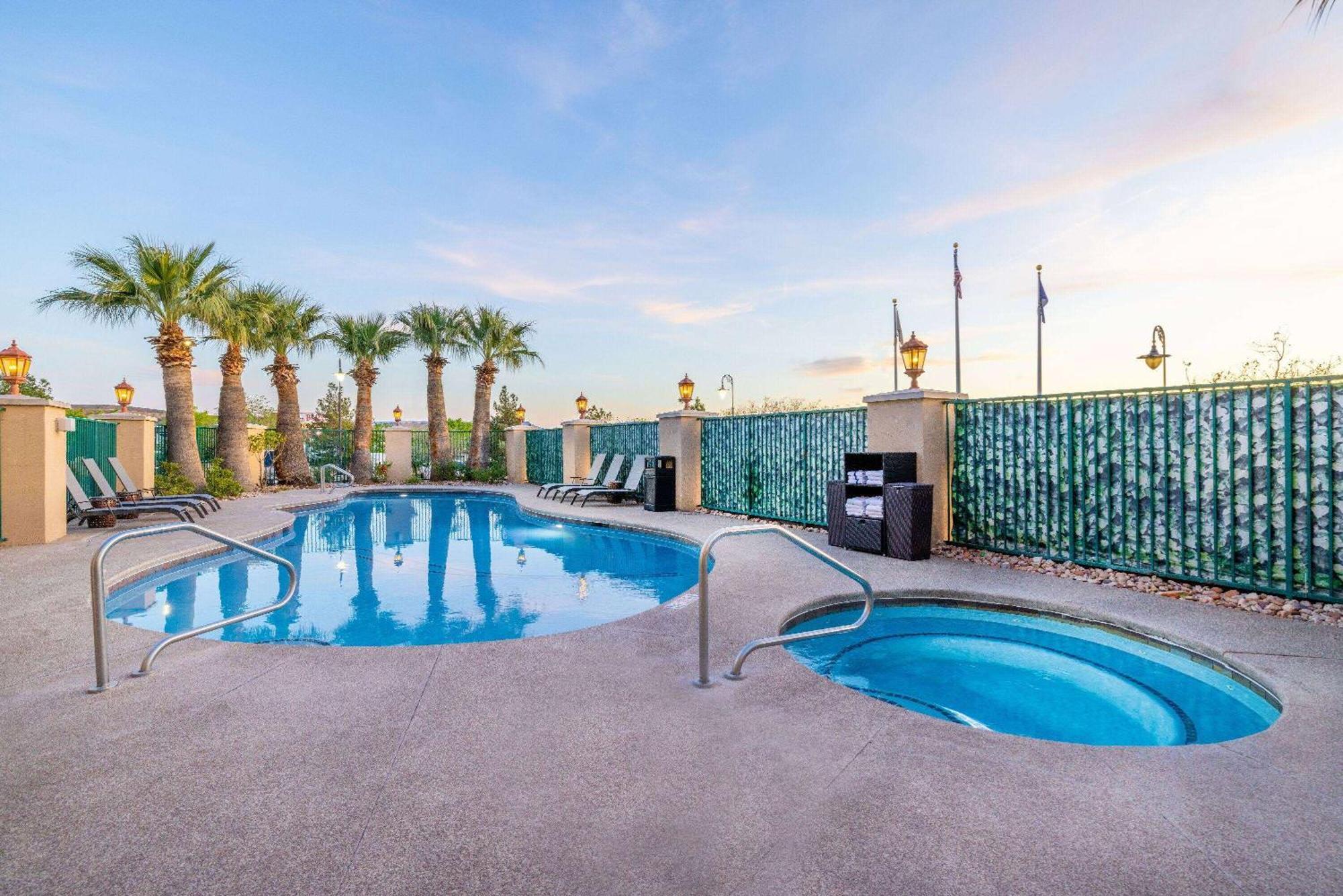 La Quinta By Wyndham St. George Hotel Exterior photo